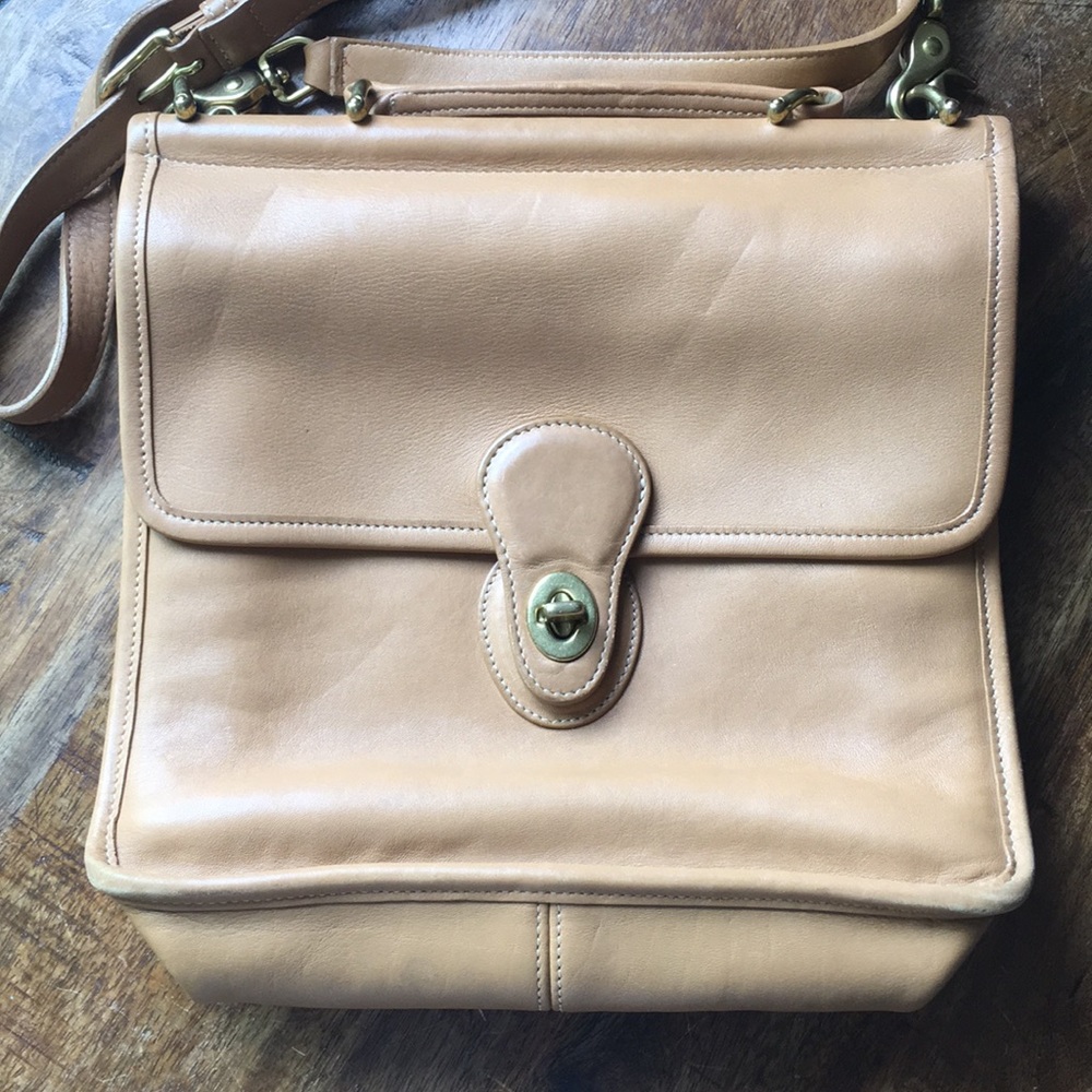 ✨Coach Willis Crossbody Bag✨